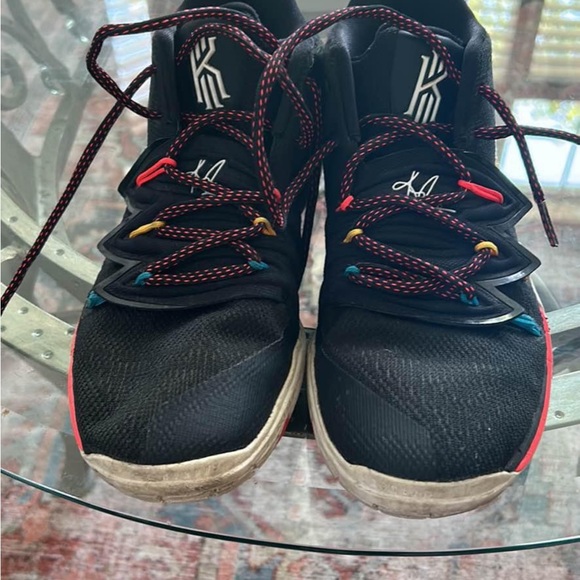 Nike Kyrie - Picture 8 of 8